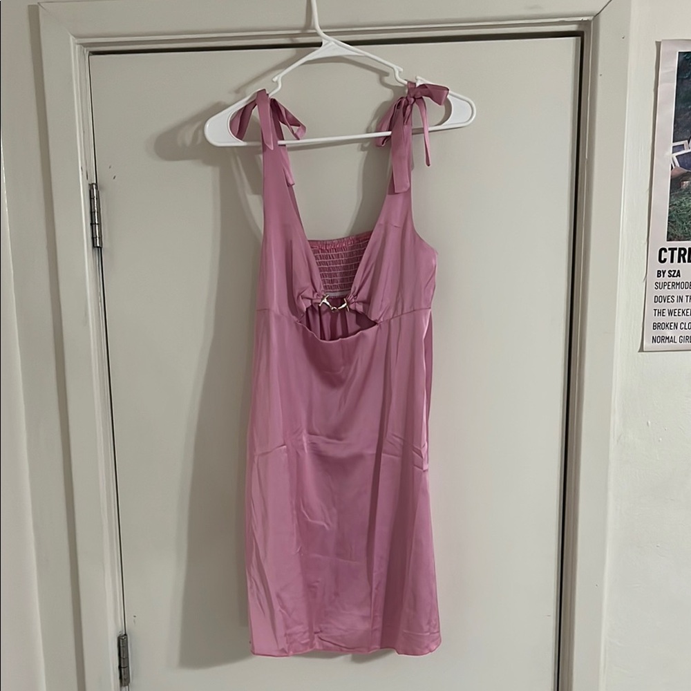 Elegant Pink Sleeveless Nightgown